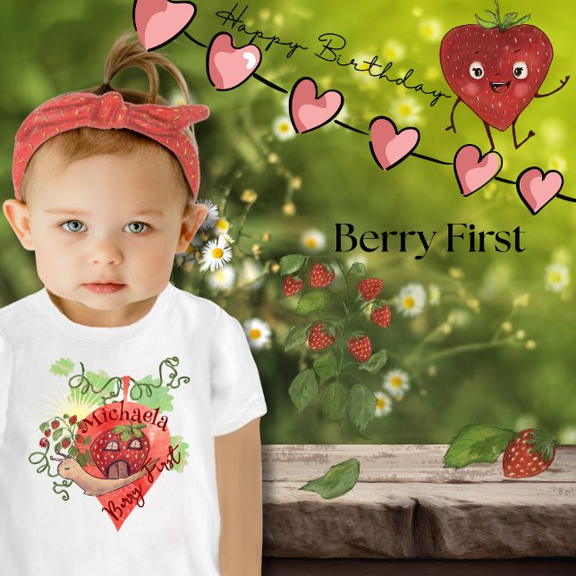 Nyckfull jordgubbshus Bär Första födelsedagen T Shirt (Whimsical Strawberry House Berry First Birthday Baby T-Shirt)