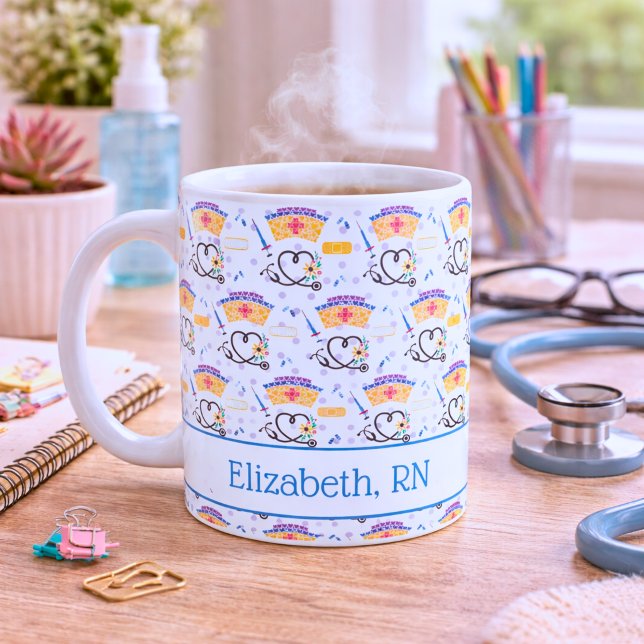 Nyckfull Sjuksköterske Monogram Kaffemugg (Skapare uppladdad)