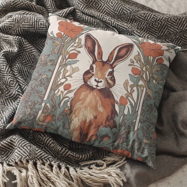 Nyfiken Hare William Morris Inspired Blommigt Kudde (Skapare uppladdad)