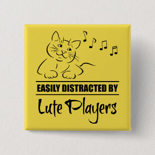 Nyfiken katt lätt uppdelad av Lute Players Knapp