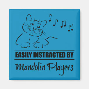 Nyfiken katt lätt uppdelad av Mandolin Players Magnet