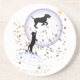 Nyfiken katt och löpande hund underlägg