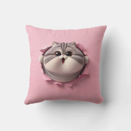 Nyfiket Knubbig Cat Peeking through Rosa Papper Kudde