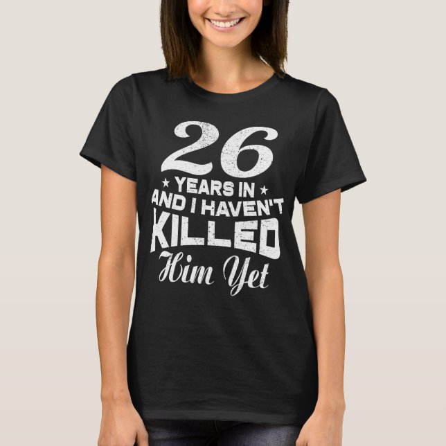Nyfikna 26:e Bröllop-årsdagen av Gift Wife T Shirt (Framsida)