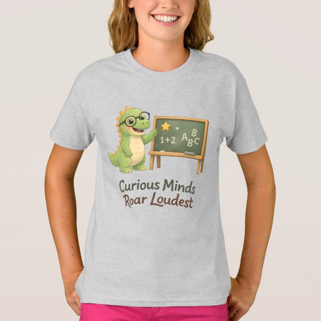 Nyfikna sinnen ropar högst – Smart dinosaurieläran T Shirt (Framsida)
