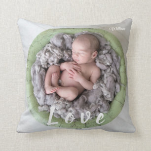 Nyfödd baby namn Kärlek fotfoto Bild Kudde