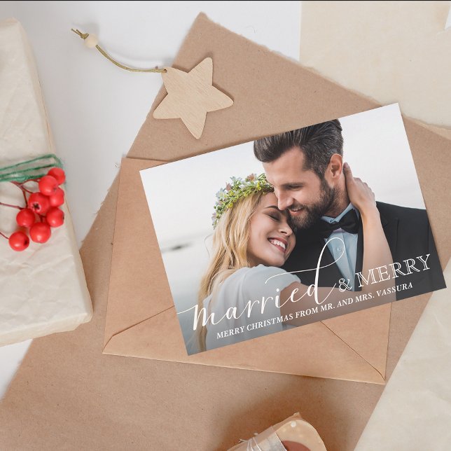 Nygift Foto Gift och Glad Vattenfärgskrans Julkort (Newlywed Photo Married and Merry Watercolor Wreath Holiday Card)