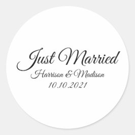 Nygifta, anpassade namn svart vitt skrivstil runt klistermärke