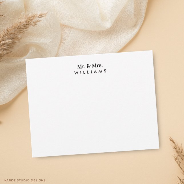 Nygifta Moderna Par Med Enkel Smak Anteckningskort (Card shown in 4.25 x 5.5 inches. Choose size, paper, and corner style.)