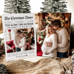 Nyheter Unik Mer Merrier Baby-julen Julkort<br><div class="desc">Vår nyhetsartikel Unika Helgdag Merrier Baby jul-kort är perfekten till att dina glatta nyheter och helgdag med familj och vänner! Det här kortet är formaterat som en klassisk tidning och fångar årets högdagrar i ett unikt och charmigt format. Det har en snygg design och avsnitt som innehåller uppdateringar, favoritminnen och...</div>