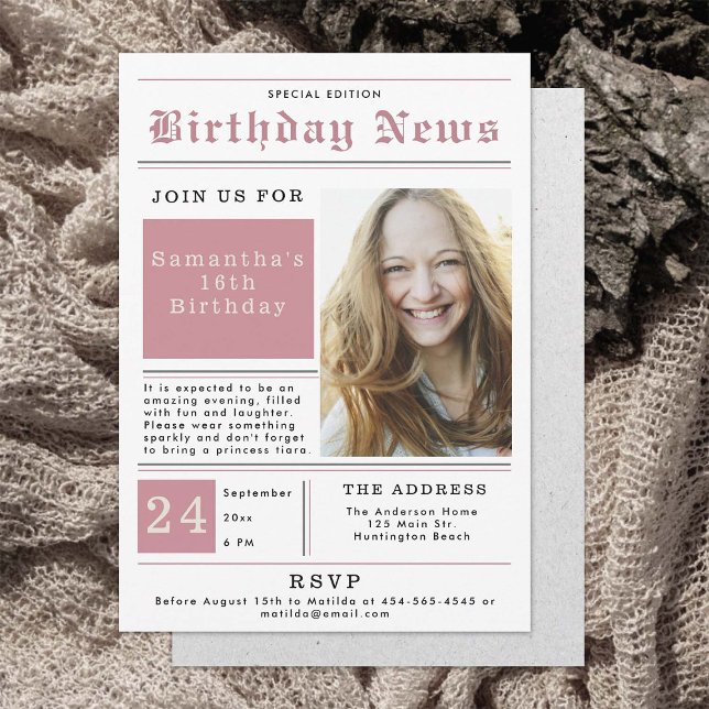 Nyhetsblad Birthday News Rosa Black Sweet 16 Photo Inbjudningar (newspaper gazette birthday news sweet 16 invitation girls pink black magazine cover elegant chic)