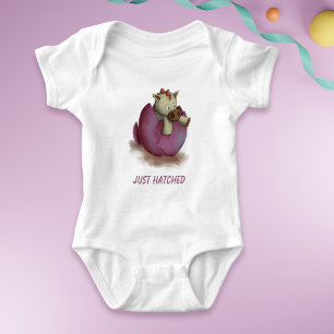 Nykläckt lila baby drake flicka nyfödd t shirt