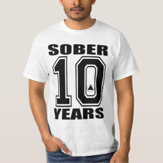 Nyktra till 10 år svärtar på vit, tröja