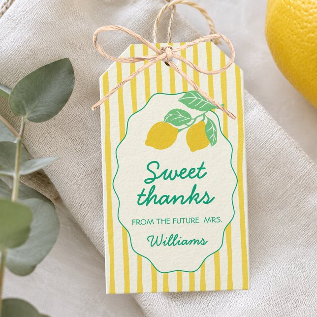 Nyligen Förlovade Citrongul & Grön Bröllopsfest Presentetikett (Freshly Engaged Lemon Yellow & Green Bridal Shower Gift Tags)