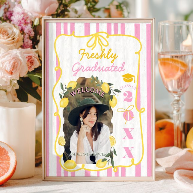 Nyligen Utexaminerad Rosa Citron Gul Båge Foto Poster (Freshly Graduated Pink Lemon Yellow Bow Photo Poster)