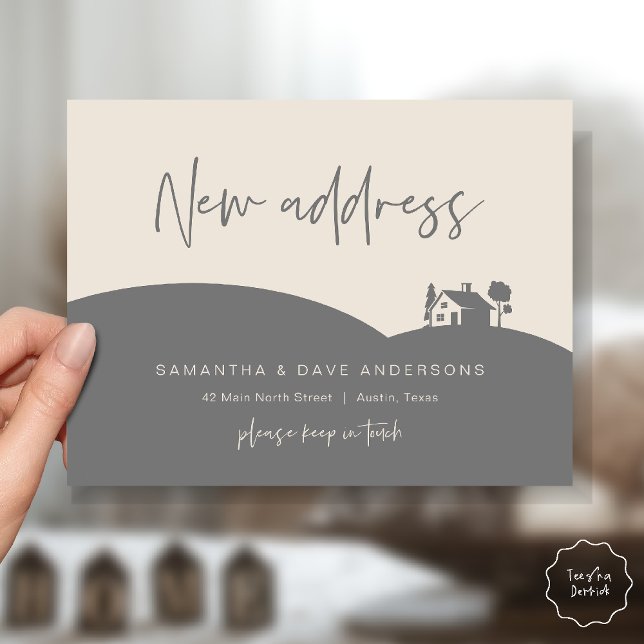 Nytt adresskungörelse för litet hus vykort (New Home Address Announcement, Little House Postcard in cream grey)