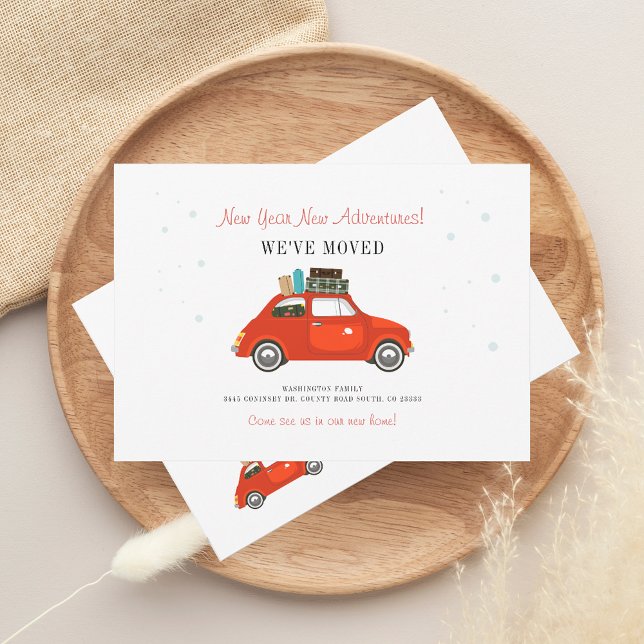 Nytt Äventyr-byte av Adress Flytta Meddelande (New Year Adventure Change of Address Red Car and Luggage Moving Announcement)