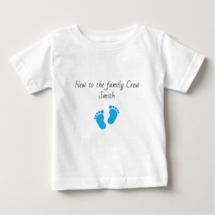Nytt för familjen Crew Baby Personlig namn T Shirt