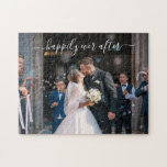 Nytt foto med Elegant Bröllop-skript Pussel<br><div class="desc">Jigszawa Puzzle med en enkel design som "lyckligtvis alltid efter" i en elegant och ett modernt,  vitt handskript med dekorationer över fotot. Du kan också ändra texten till namn. Det här pusslet ger en underbar gåva till ett nylott par.</div>