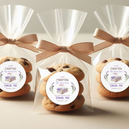 Nytt kapitel börjar snart Lavender Bokar Baby Show Runt Klistermärke