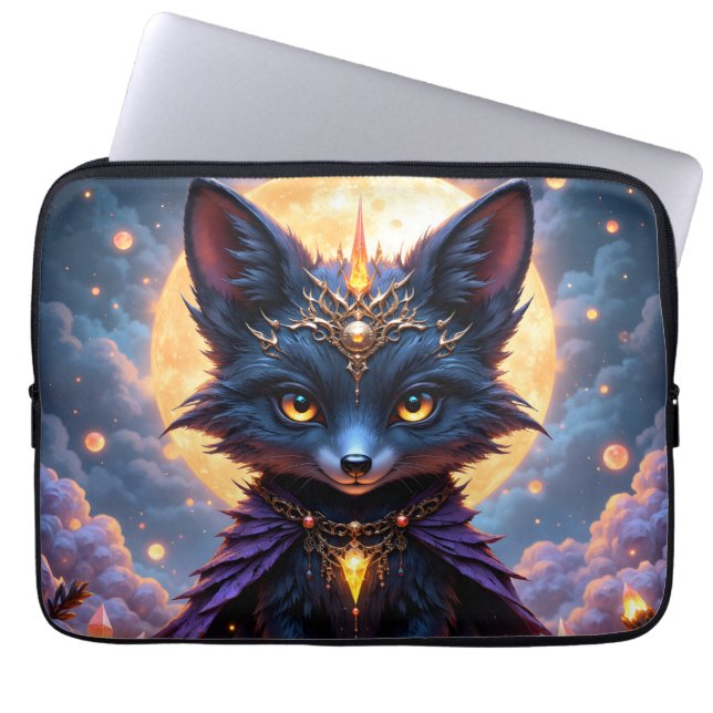 Nyx – Månsktens Vaktare.  Laptop Fodral (Framsidan)