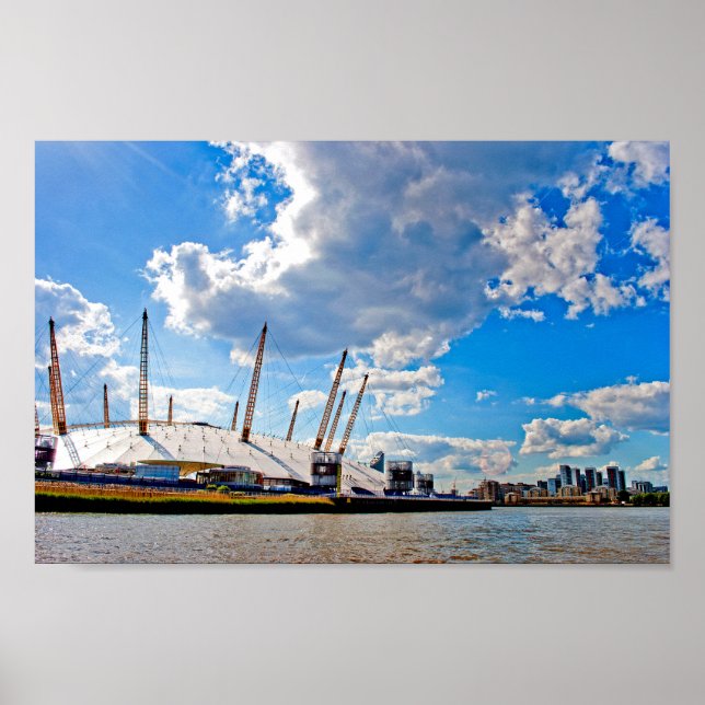 O2 Arena River Thames London UK Poster (Framsidan)