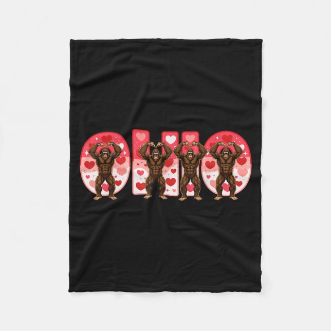 O-h-i-o Funny Bigfoot Ohio In Midwestern Valentine Fleecefilt (Framsidan)