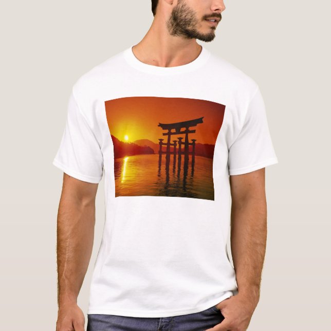 O-Torii Grind, Itsukushima shrine, Miyajima T-shirt (Framsida)