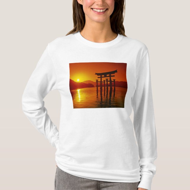 O-Torii Grind, Itsukushima shrine, Miyajima T Shirt (Framsida)