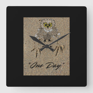 Öagle Baby & Footprint in the Sand "One Day" Fyrkantig Klocka