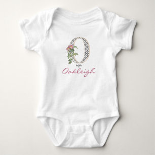 Oakleigh Namn Reveal Blommigt Brev O Girl Flower T Shirt
