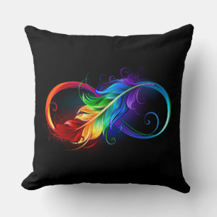Oändlig symbol med Rainbow Feather Kudde
