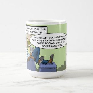 Obama kontrollerar ut den republikanska debatten kaffemugg