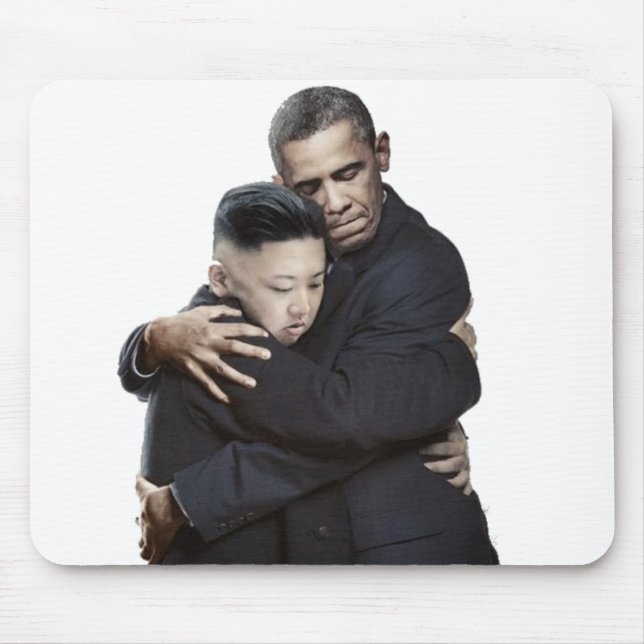 Obama och Kim Jong-Un krama Musmatta (Framsidan)
