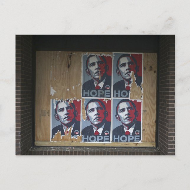 Obama signerar i en igenbrädad fönster till en stä vykort (Framsida)