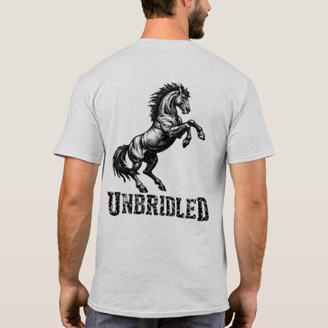 “Obändigt” Häst Grafisk T-Shirt  (Baksida)