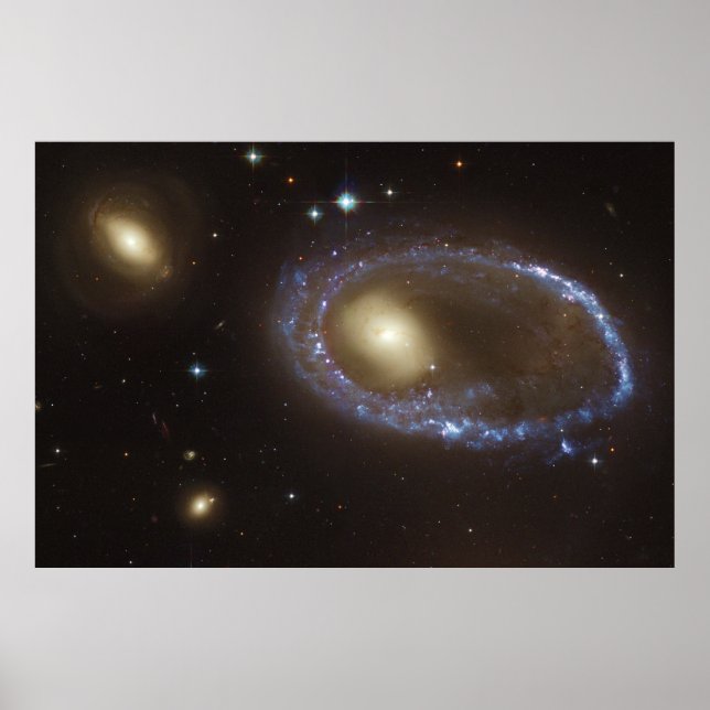 Obarred Lenticular Ring Galaxy AM 0644-741 Poster (Framsidan)