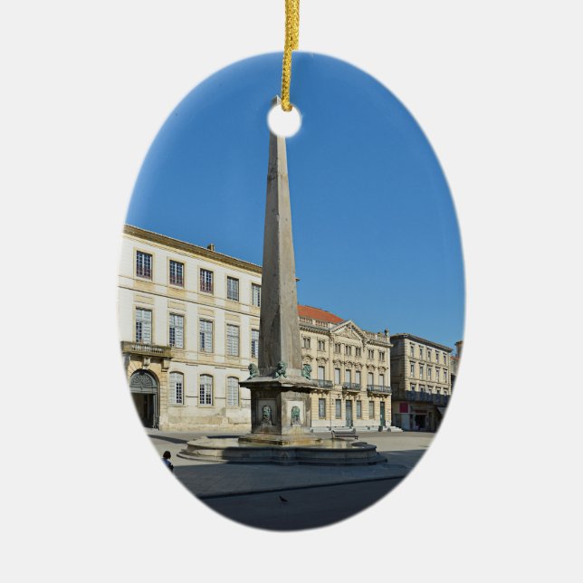 Obelisk i Arles i Frances Julgransprydnad Keramik (Framsidan)