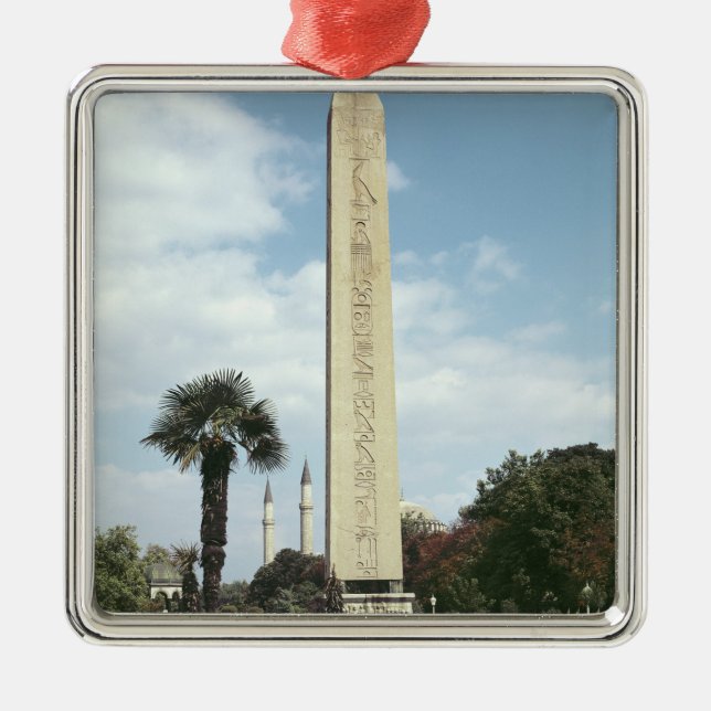 Obelisken av Theodosius baserar jag, med en romare Julgransprydnad Metall (Framsidan)