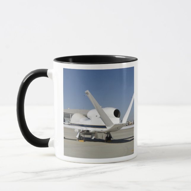 Obemannade luftfartyg från Global Hawk Mugg (Vänster)