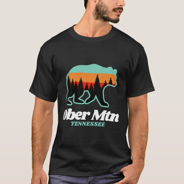 Ober Mountain Tennessee Skiing Snowboarding Bear  T Shirt (Framsida)
