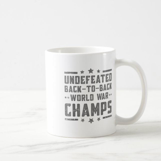 Obesegrad två gånger Världskrig Champs 4:e juli P Kaffemugg (Höger)