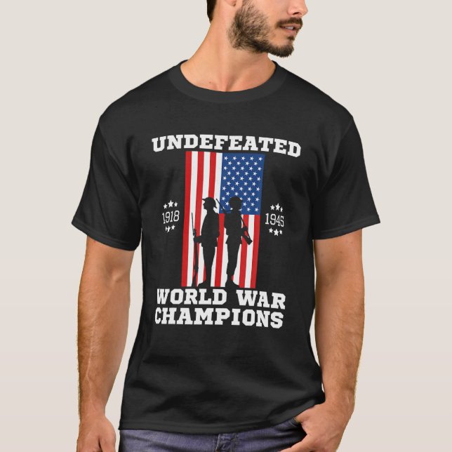 Obesegrad Världskrig Champions 4:e juli USA Americ T Shirt (Framsida)