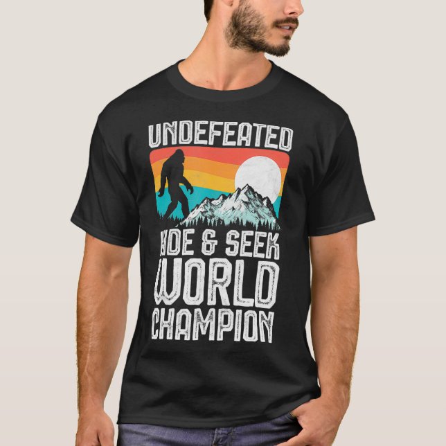 Obesegrade Gömmer och söker världsmästerberg T Shirt (Framsida)