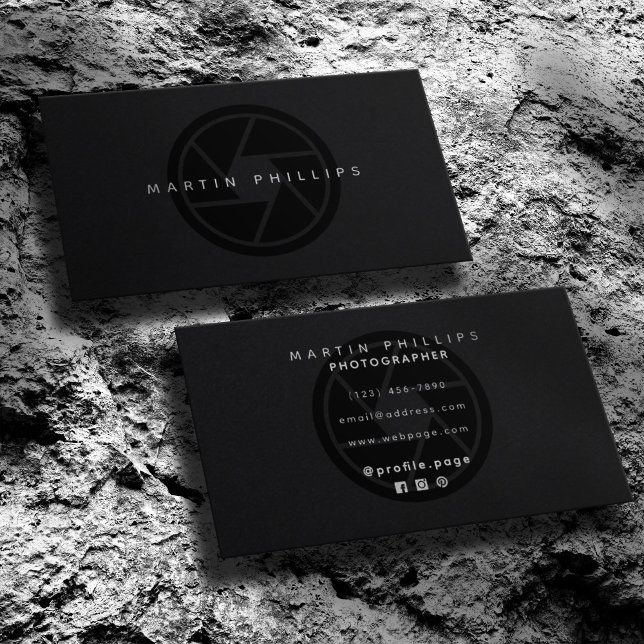 Objektiv och film med svartvit elegant-kamera visitkort (Skapare uppladdad)