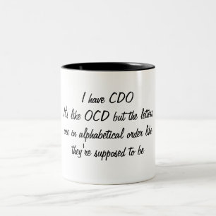 OCD i alfabetiskt beställer Två-Tonad Mugg