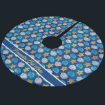 Ocean Beach Seashells Starfish Navy Blue Jul Julgransmatta Borstad Polyester<br><div class="desc">Förbättra din helgdag hemdekoration med en anpassningsbar-gjord Julgran-kjol. Ocean Beach Seashells Starfish Navy Blue Jul Träd Skirt Helgdag. Anpassa med ditt namn,  initialer,  citat,  meddelande eller vad du vill.</div>