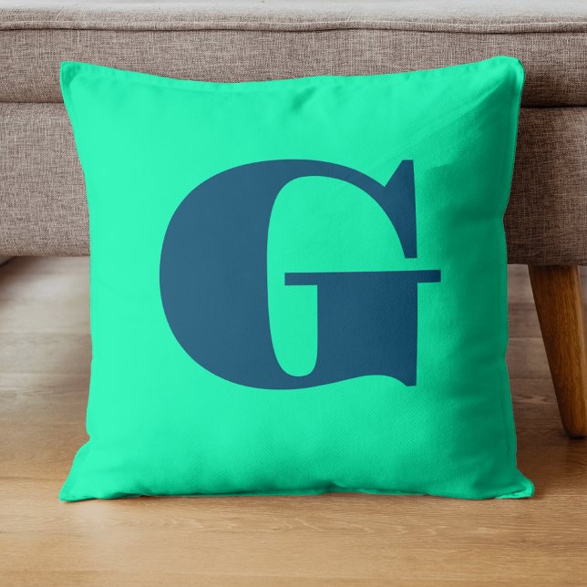 Ocean Blue Modern Monogram | Grönt av eskum Kudde (Skapare uppladdad)