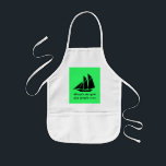 Ocean Glow_Clipper "Grub & Grog" Barnförkläde<br><div class="desc">Mata din ryggrad med "Var är min grub och Grog?.. mamma", havsglöd, maritima ikoner, svart på grönt Clipper apron. Ordna det precis som det är, eller anpassa det till ett av de andra stilarna. Du kan också ändra storlek, position, färg och till och med antalet klippenheter, samt typ, bakgrund och...</div>