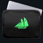 Ocean Glow_Grönt-on-Black Clipper-Frakt Laptop Sleeve<br><div class="desc">Om du känner kreativ kan du ändra storlek,  position,  färg och till och med antalet Clipper-fraktaser,  tillsammans med färg. Klicka bara på "Anpassa den",  och gå nu!</div>